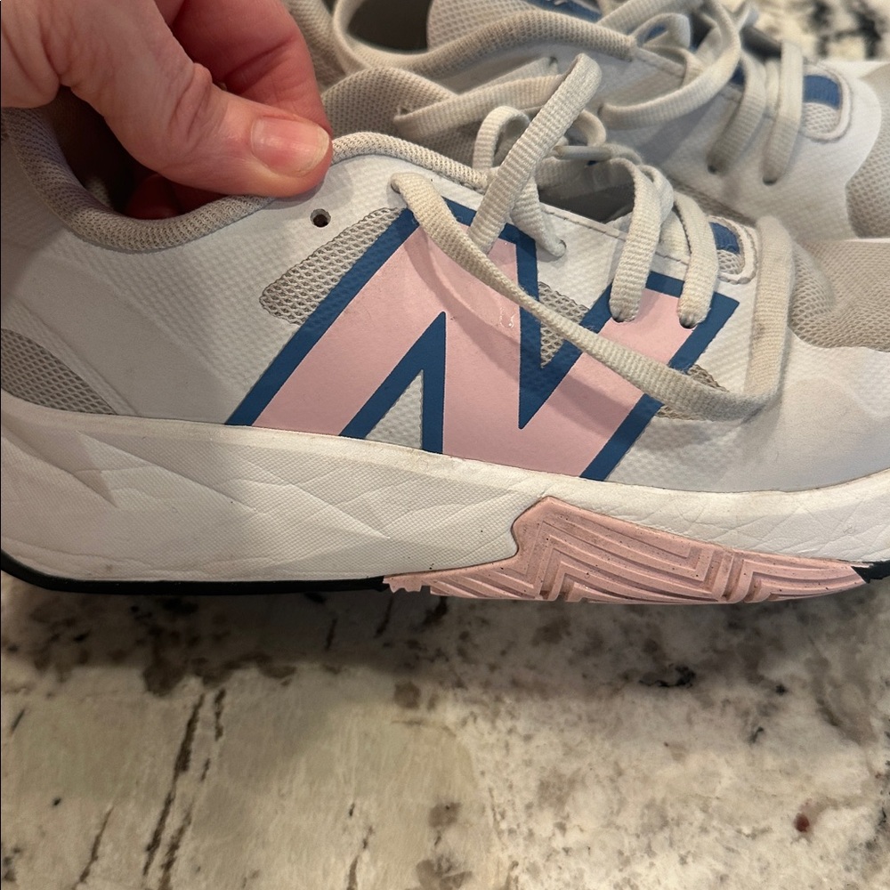 Girls new balance White and Pink Sneakers